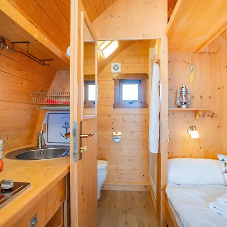 Hausboot Stoertebeker Tekne *