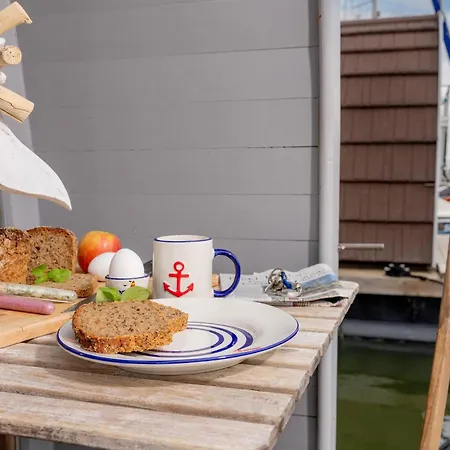 Hausboot Stoertebeker Tekne *