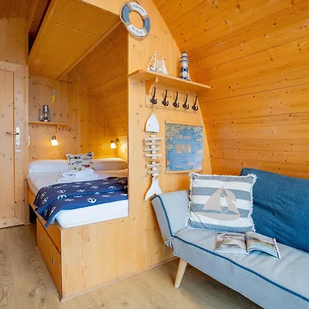 Hausboot Stoertebeker 船屋